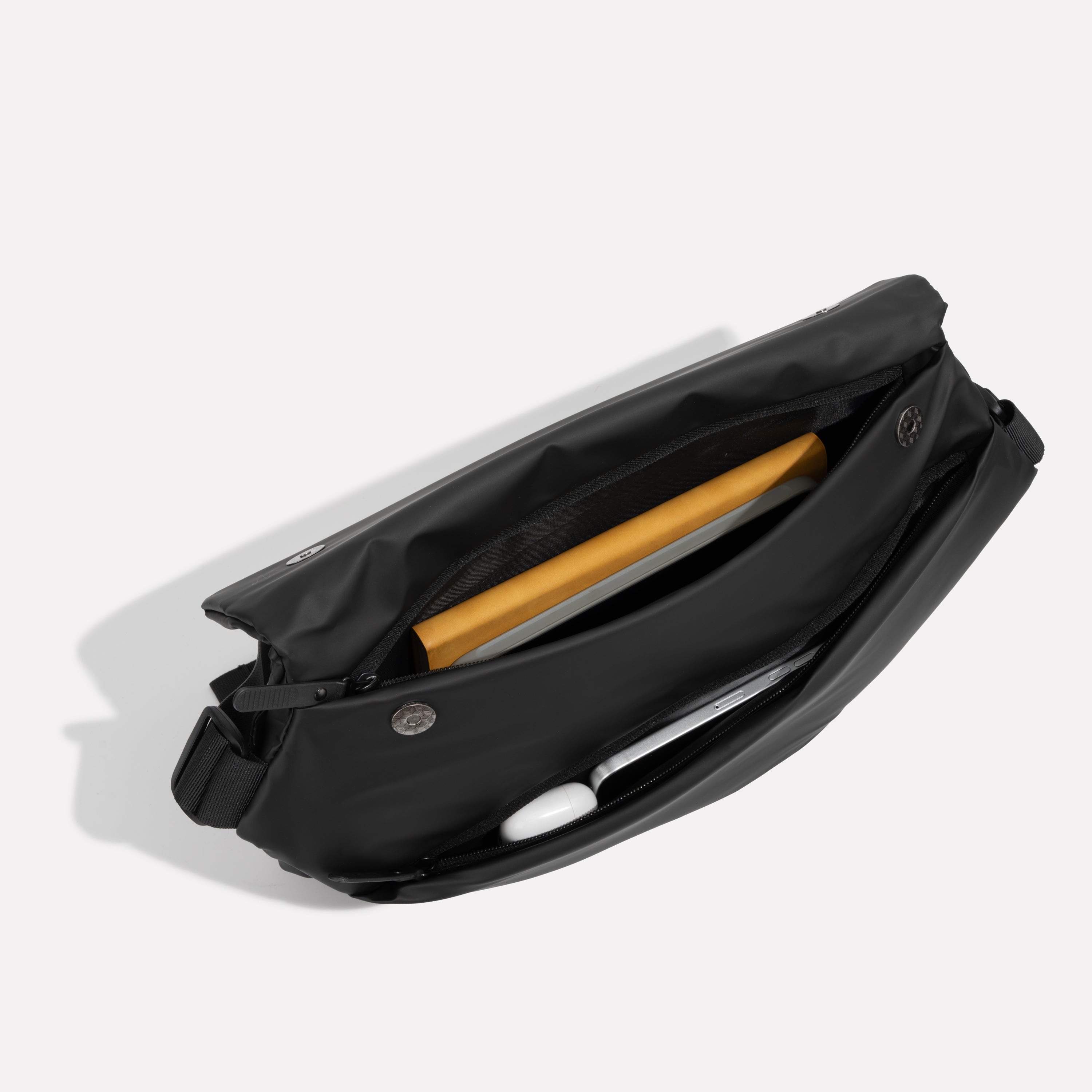 バッグ INSILENCE Obsidian Crossbag CHARCOAL バッグ INSILENCE